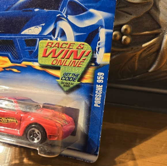 Hot Wheels #55033 Porsche 959 - Picture 2 of 3
